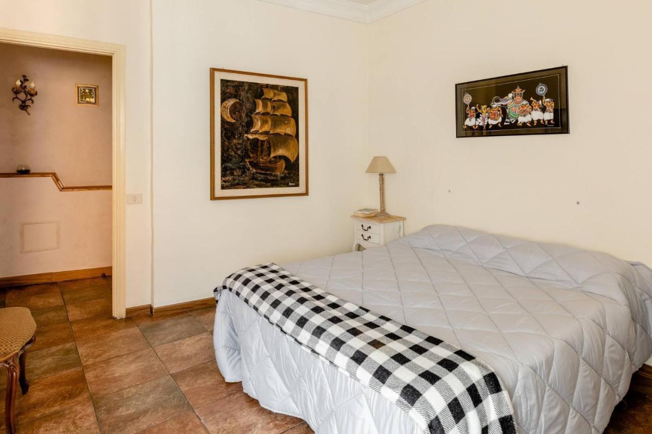 Right In The Ancient Historical Center Two Bedrooms Two Bath, Up To 6 Pax * Rom